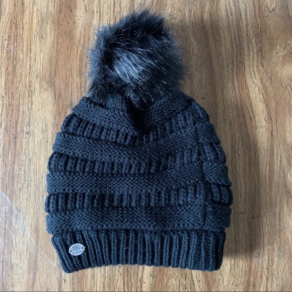 Angela & William Accessories - Angela & William Knit Pom Beanie